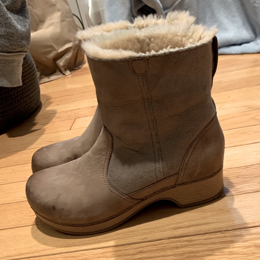 Dansko clog boots beige leather size 37